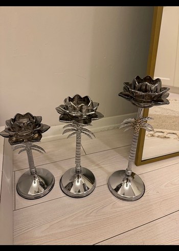 Gri Metal Çiçek Şeklinde Mumluk Seti - Görsel 3