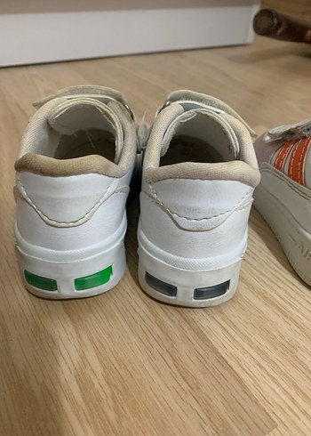 Kız Çocuk Beyaz Cırt Cırtlı Spor Ayakkabı - Görsel 4