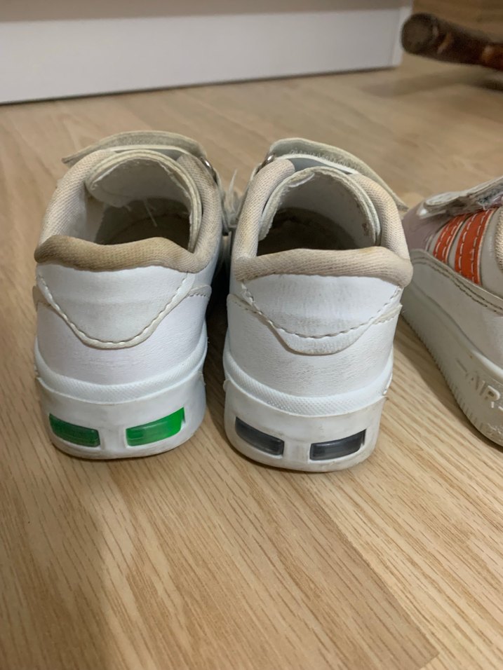 Kız Çocuk Beyaz Cırt Cırtlı Spor Ayakkabı - Görsel 4