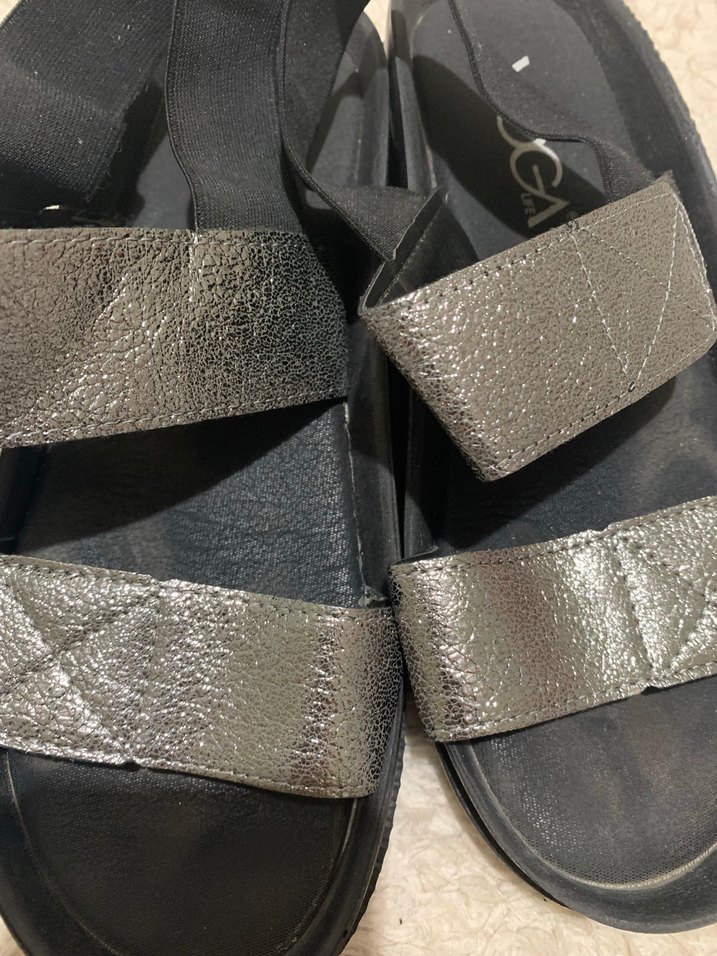 Gümüş bantlı kadın sandalet - Görsel 2