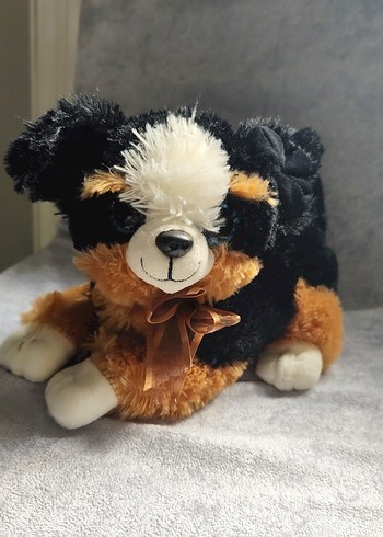 Kahverengi ve Siyah Peluş Köpek Oyuncak havlayan kopüş çalışıyor