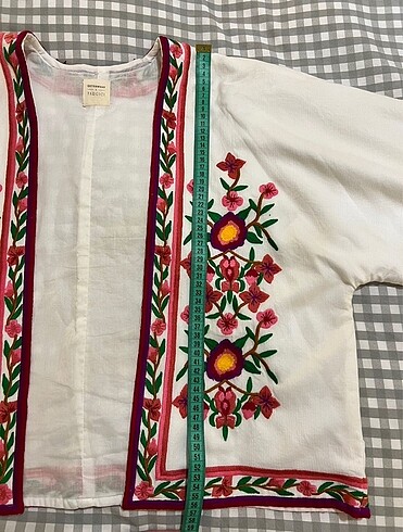 s Beden beyaz Renk Yargıcı çok asil