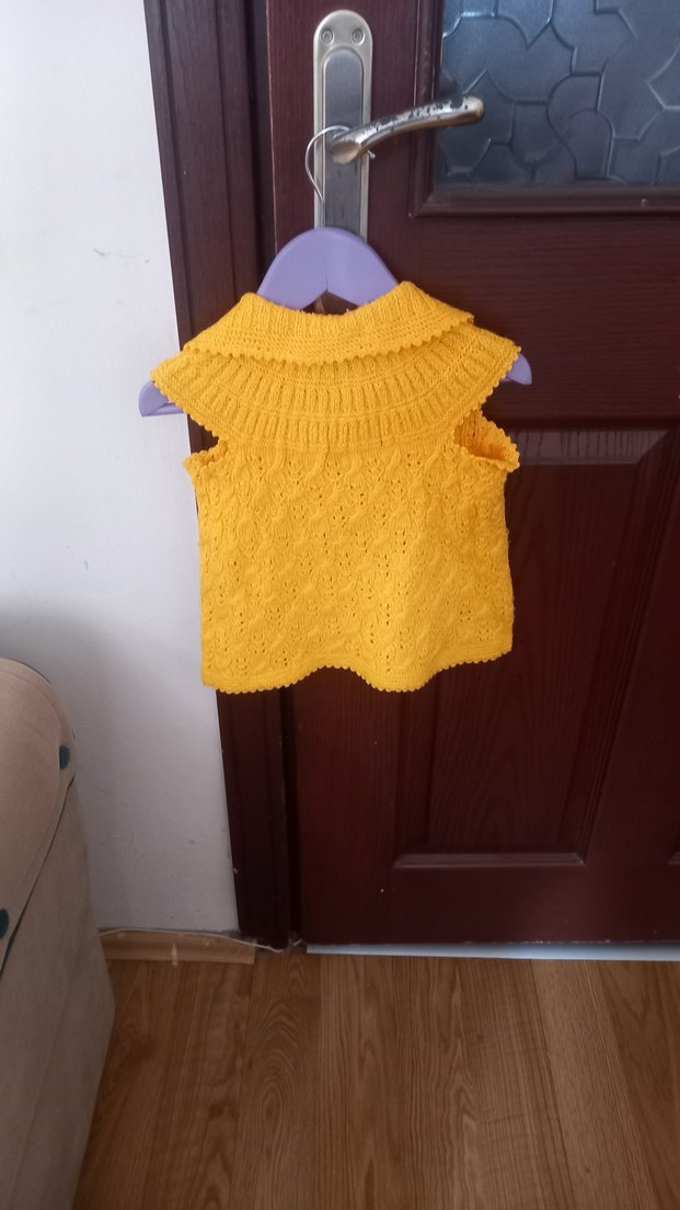 Kız Çocuk Sarı Örgü Yelek - Görsel 3