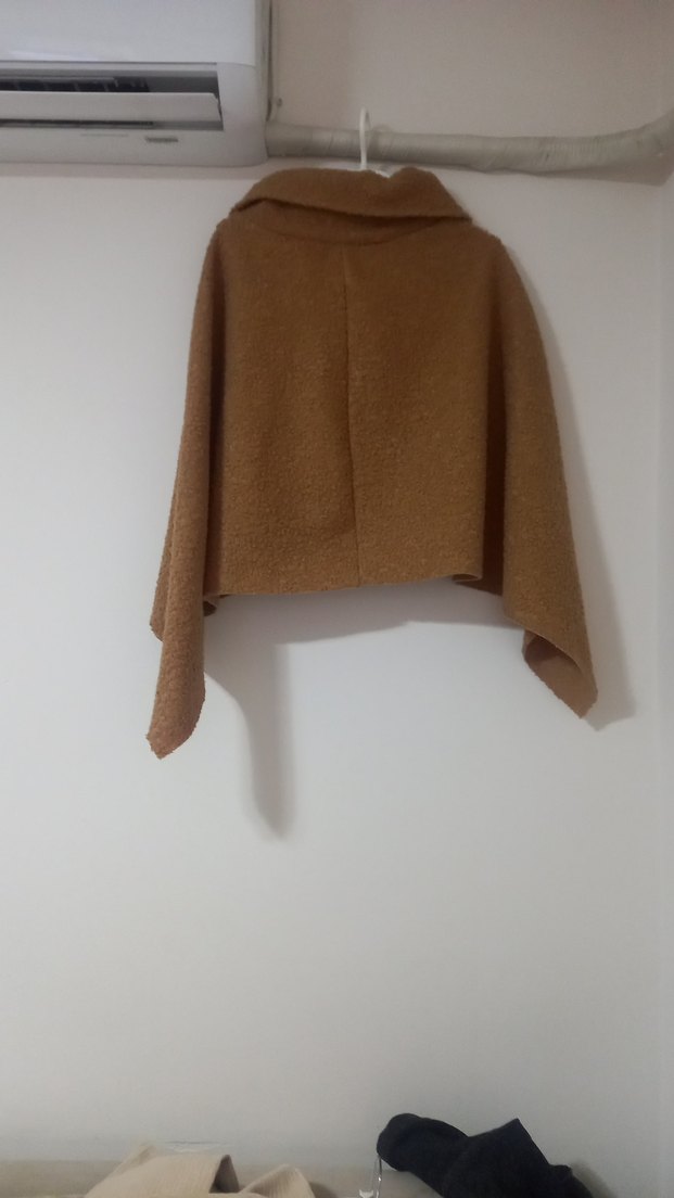 Düğmeli Kahverengi Kısa Kadın Panço - Görsel 3