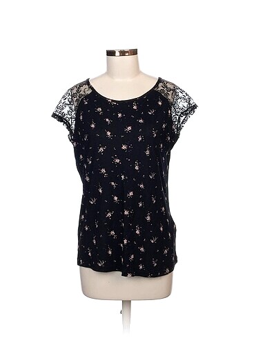 LC Waikiki Bluz %70 İndirimli.