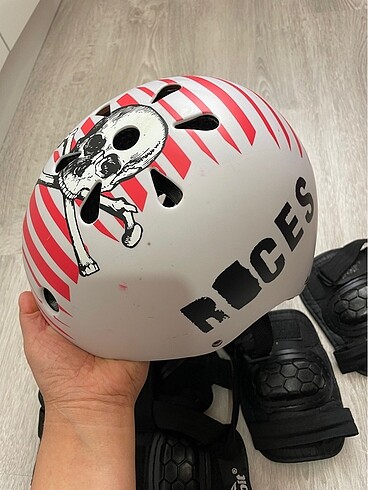 Kask bisiklet paten için