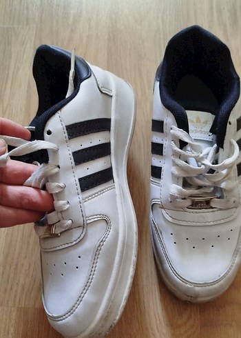 38,5 Beden Beyaz Adidas Bağcıklı Sneakers