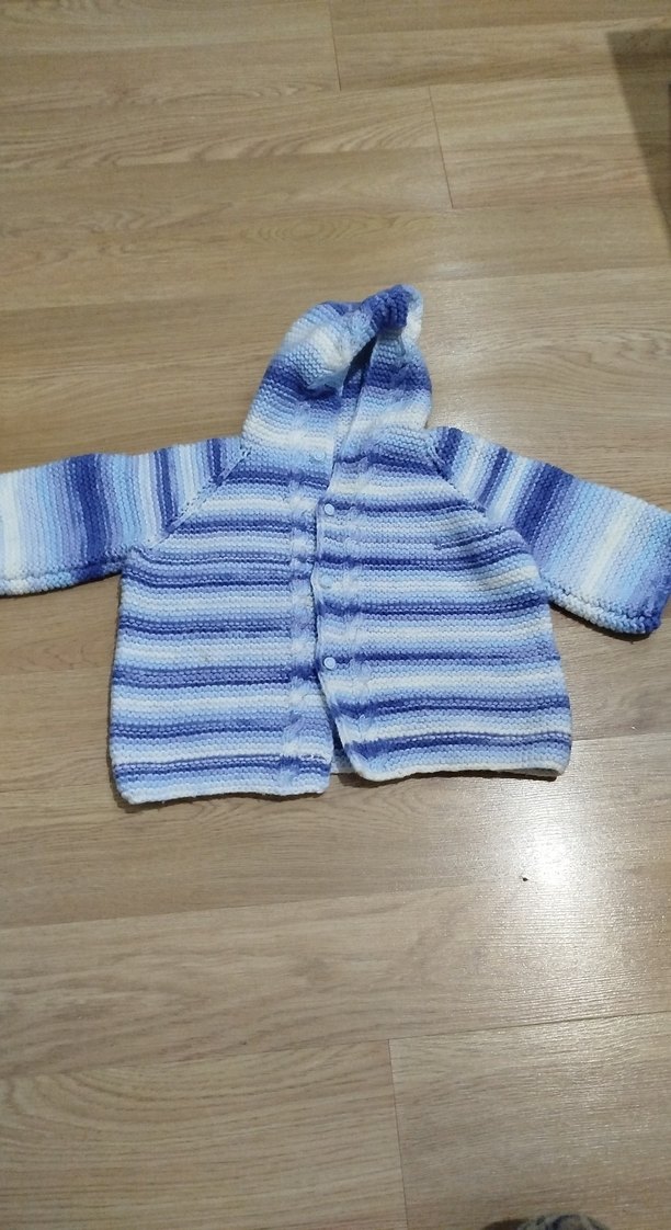 Erkek Çocuk Mavi Kapüşonlu Örgü Hırka - Görsel 2