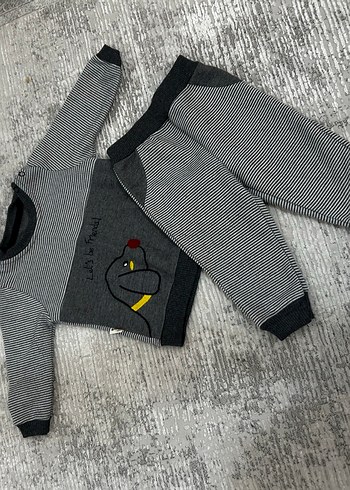 Gri Erkek Bebek Örgü Nakışlı Takım