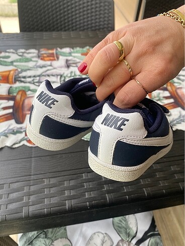 27 Beden Nike erkek çocuk spor ayakkabı