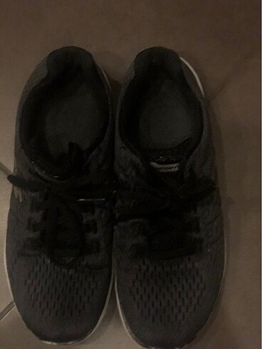 37,5 Beden Sketchers