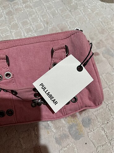 Pull and Bear Zımbalı çapraz Pembe pull bear çanta
