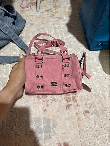 Zımbalı çapraz Pembe pull bear çanta