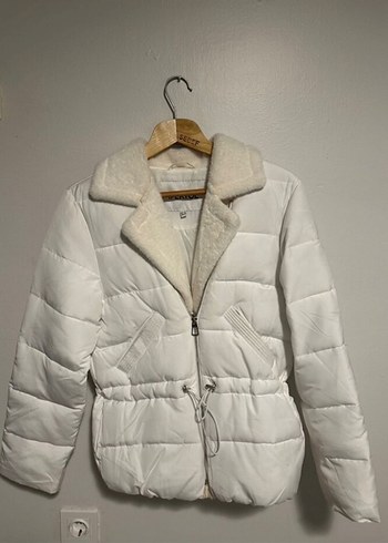 Beyaz Kürk Detaylı Kadın Kışlık Mont - Görsel 2