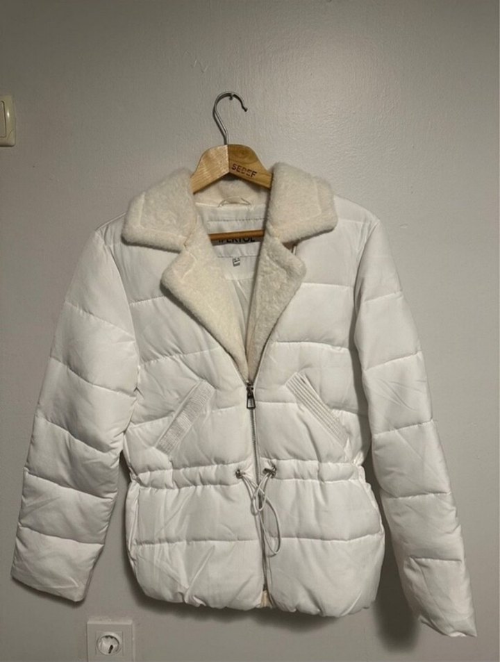 Beyaz Kürk Detaylı Kadın Kışlık Mont - Görsel 2