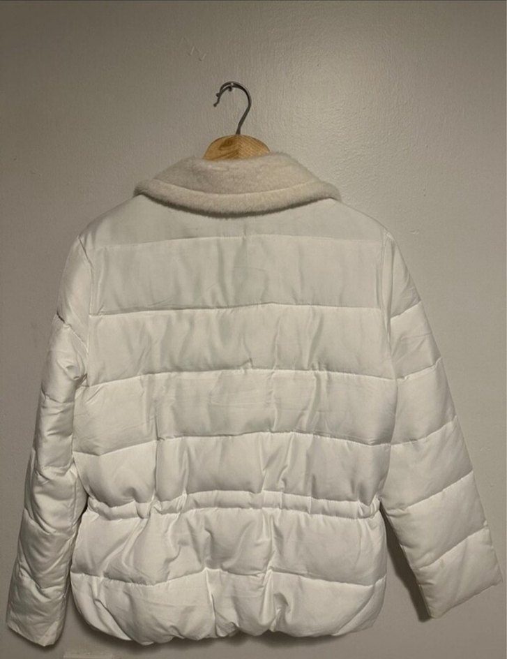 Beyaz Kürk Detaylı Kadın Kışlık Mont - Görsel 4