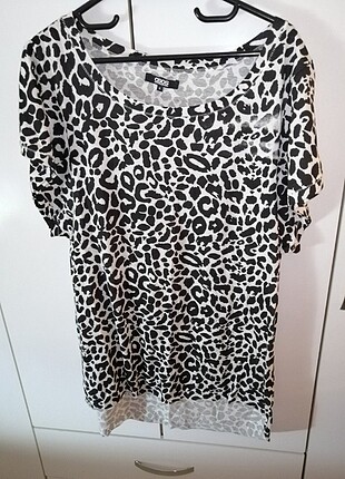 Leopar desenli tişört 