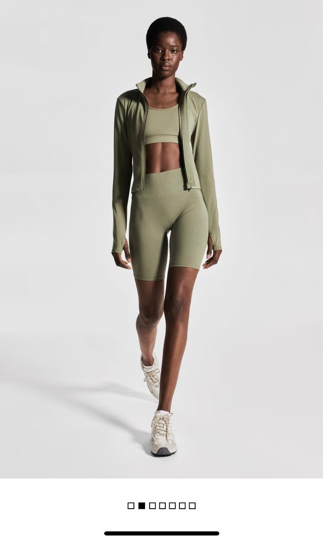 Uzun Kollu ve Yüksek Yaka spor üst - Görsel 3