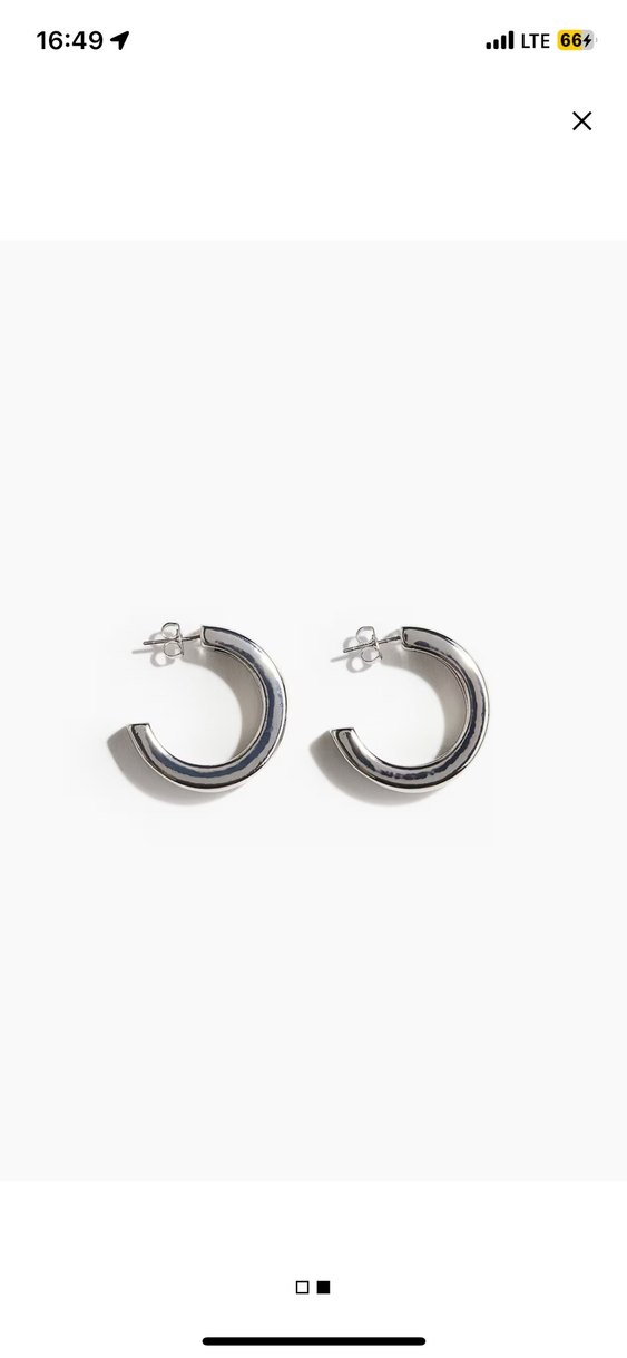 Minimalist Mini Beyaz Tokalı Küpe - Görsel 2