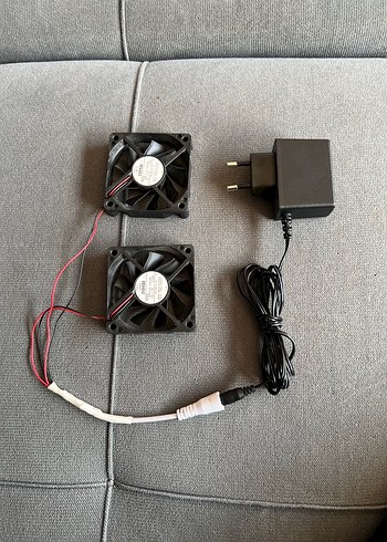 Diğer Gri Bilgisayar Fanı ve Adaptör Seti