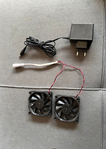  Beden Gri Bilgisayar Fanı ve Adaptör Seti