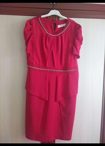 40 Beden Kırmızı düz üstü elbise 