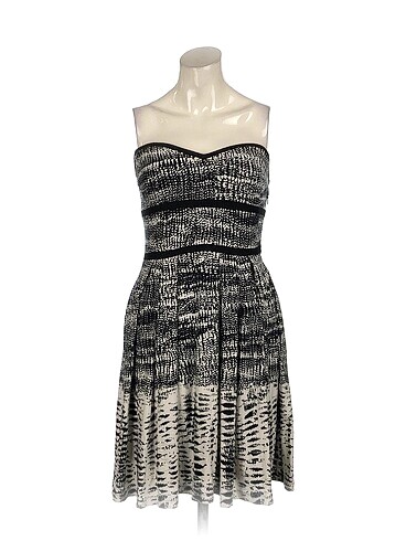PreLoved Kısa Elbise %70 İndirimli.