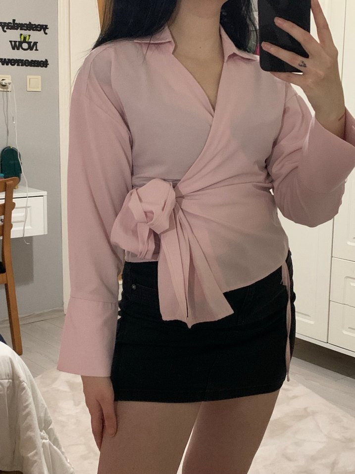 Pembe V Yaka Kuşaklı Kadın Gömlek - Görsel 2