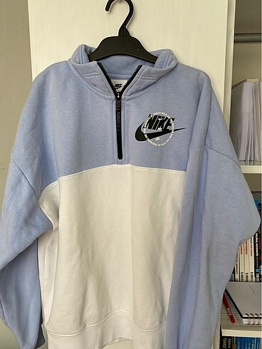 Nike sweatshirt