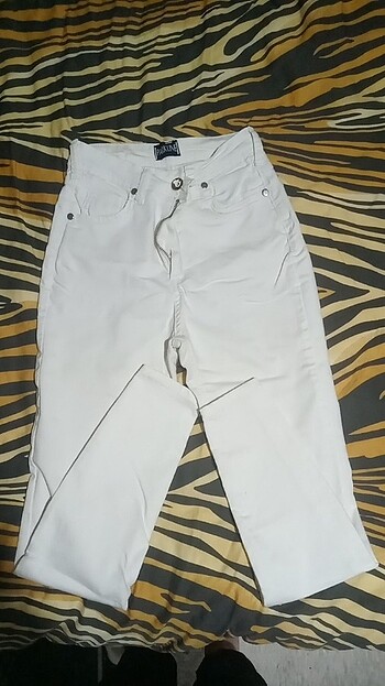 Beyaz düz pantolon 