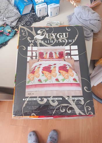 Çiçek ve Kelebek Desenli Nevresim Takımı