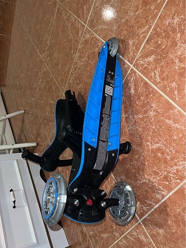 Beden Işıklı Globber scooter