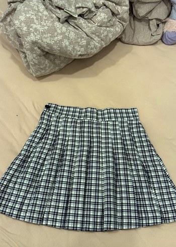 BERSHKA siyah-lila-beyaz renkte Ekose Desenli Pilili Midi Etek - Görsel 4