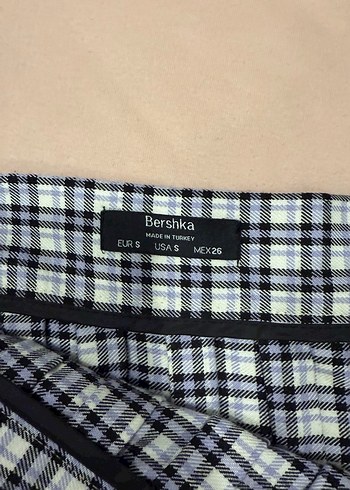 BERSHKA siyah-lila-beyaz renkte Ekose Desenli Pilili Midi Etek - Görsel 5