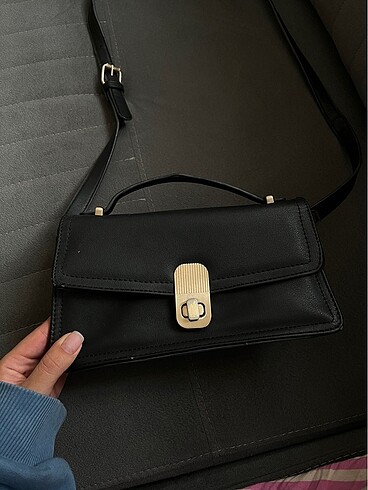  Beden Stradivarius siyah çanta