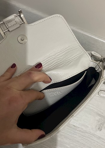 Tokalı Beyaz Deri Kadın Çantası - Görsel 3