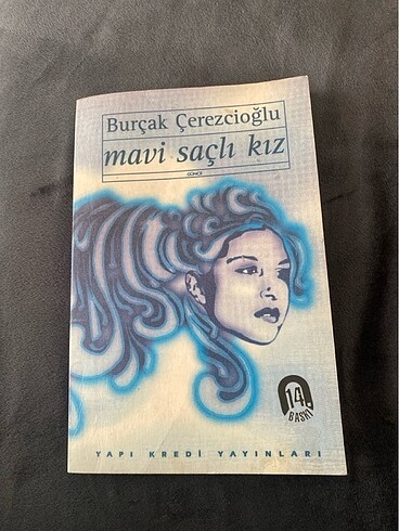 Mavi saçlı kız