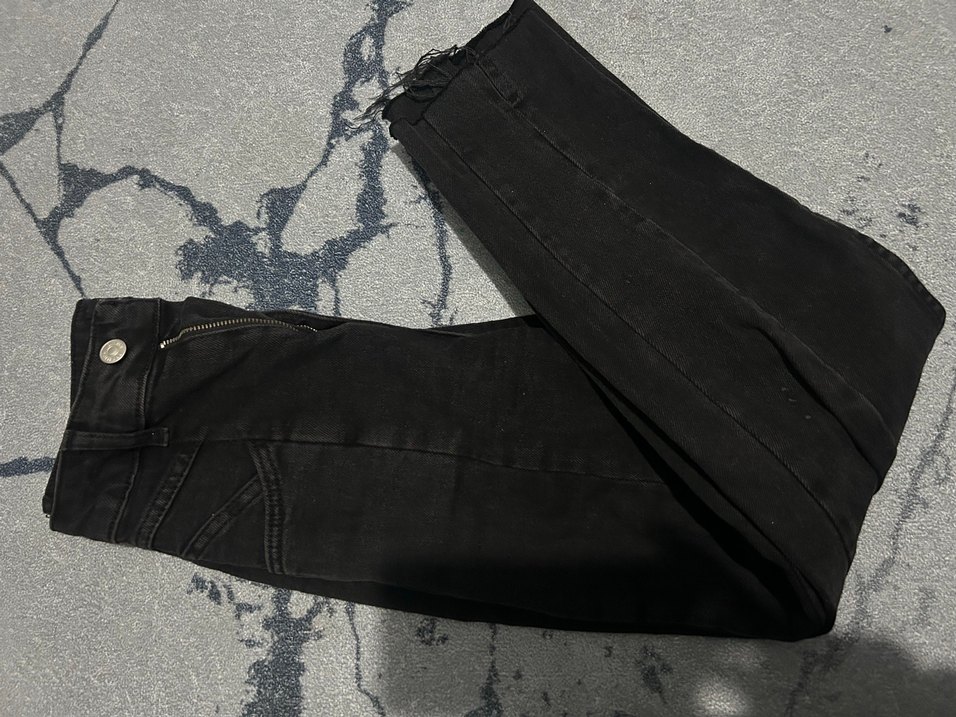 Siyah Dar Kesim Kot Pantolon - Görsel 3