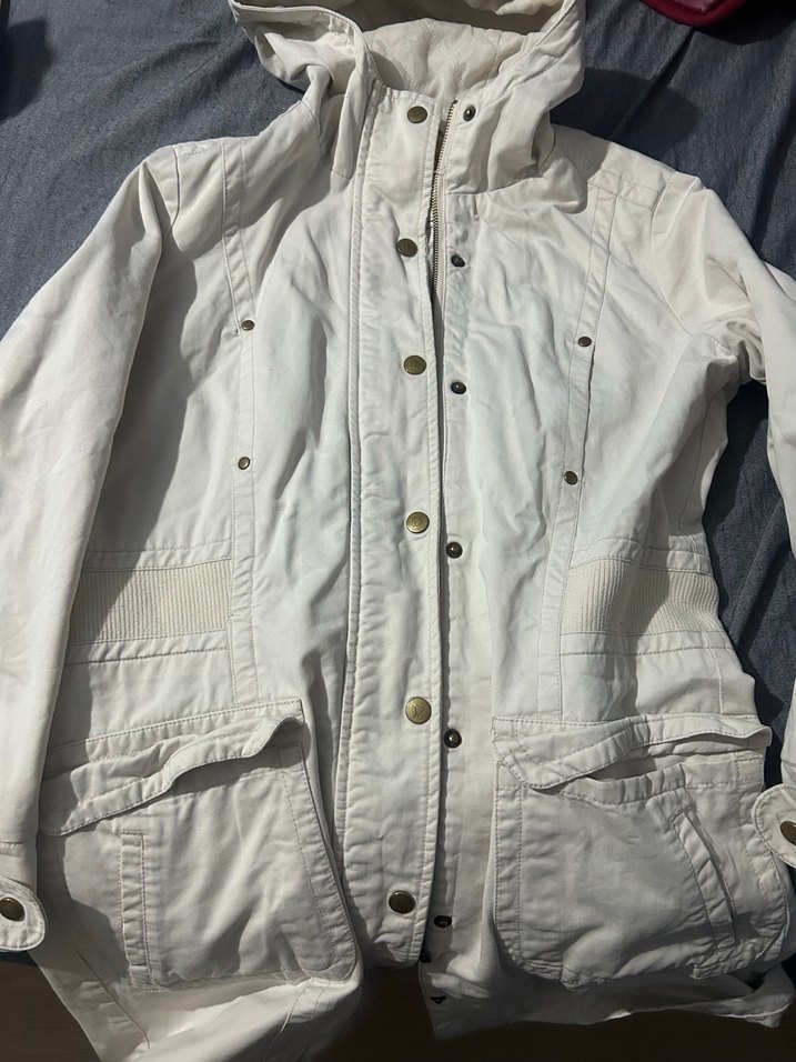 Düğmeli Beyaz Pamuk Kadın mont kapsonlu - Görsel 3