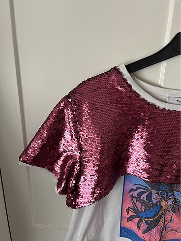 Twist Twist Tshirt