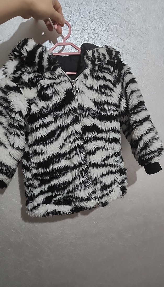 Kız Çocuk Zebra Desenli Kapüşonlu Ceket - Görsel 2