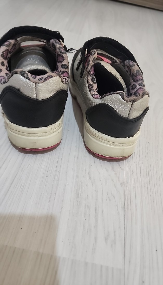 Leopar Desenli Kız Çocuk Spor Ayakkabı - Görsel 2