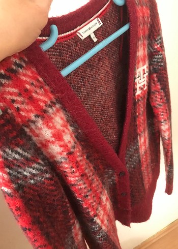 Tommy Hilfiger Kirmizi Desenli Orgu Yun Kadin Hirka Orjinal