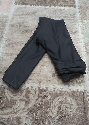 Siyah Esnek Midi Spor Tayt