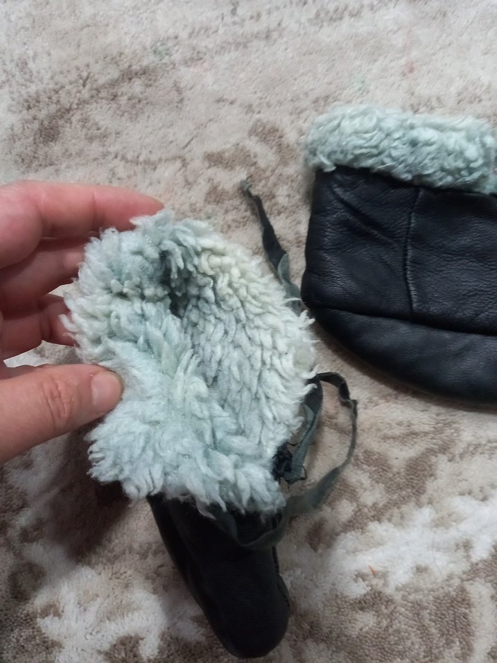 Gri Kürklü Erkek Çocuk Sıcak Ev Patiği - Görsel 2