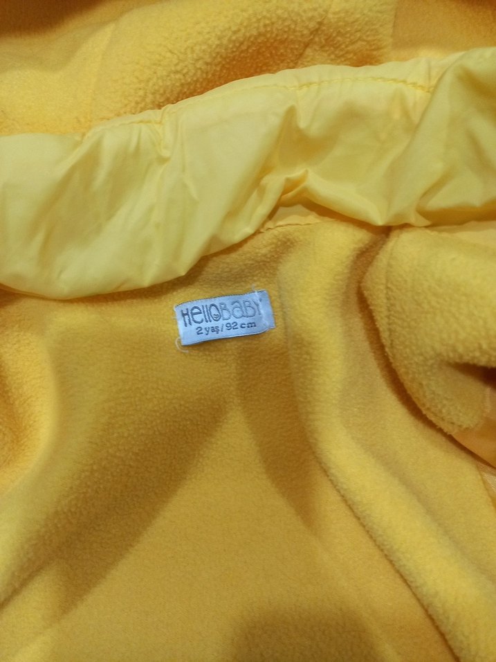 Sarı Kapüşonlu Erkek Çocuk Mont - Görsel 2