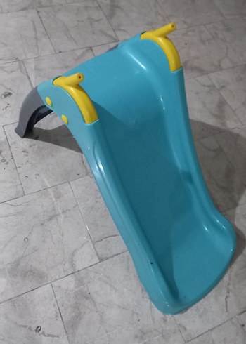 Mavi ve Gri Su Oyuncağı Kaydırak