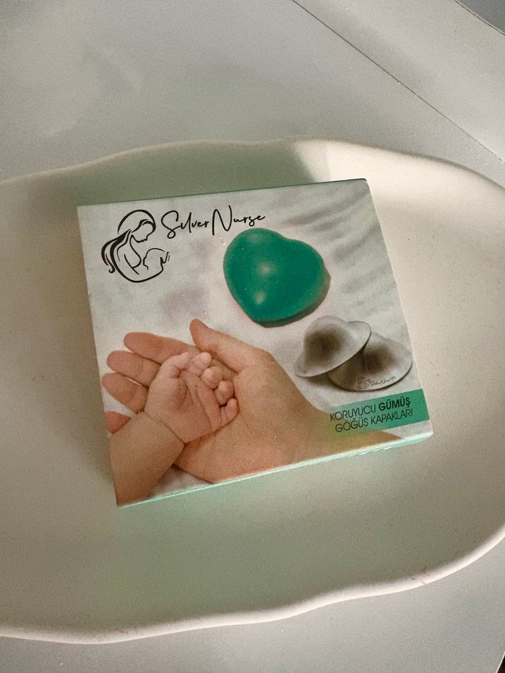 Koruyucu Gümüş Göğüs Kapakları - Görsel 2