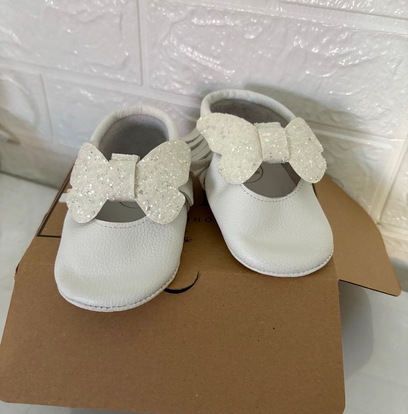 Kelebek Detaylı Beyaz Bebek İlk Adım Ayakkabısı - Görsel 3