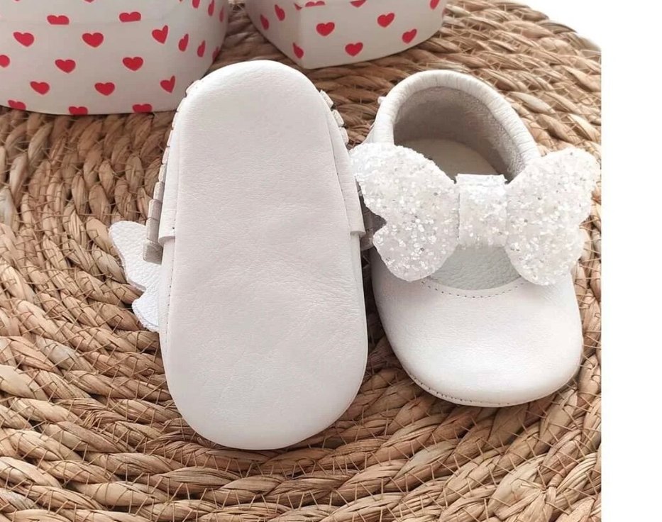 Kelebek Detaylı Beyaz Bebek İlk Adım Ayakkabısı - Görsel 2